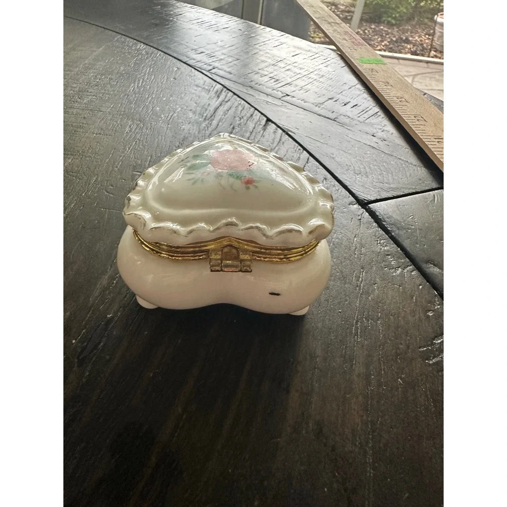 Vintage Heart Porcelain Trinket Box Floral Rose Gold Trim Hinged Jewelry CaseEUC